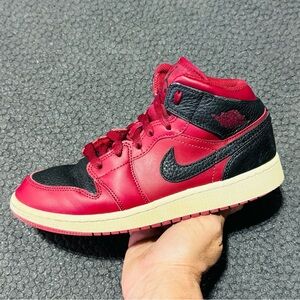 Jordan 1 Mid 'Team Red Black White' 2017 GS (Sz 5Y/6.5W)